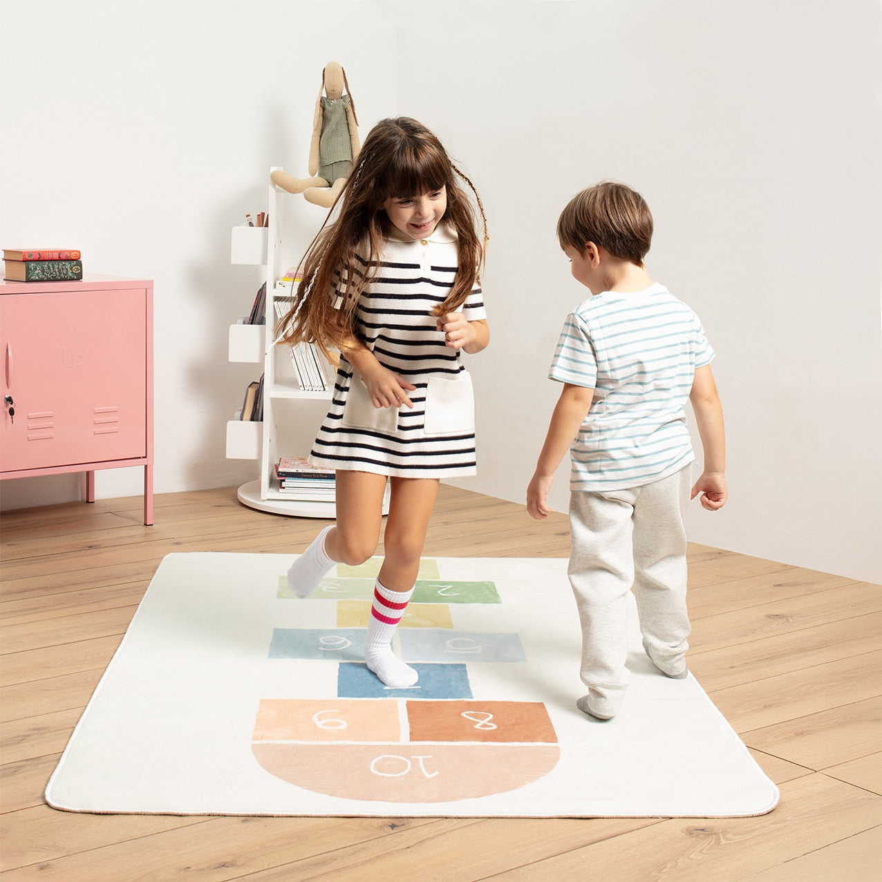 LP Hop Scotch Rug 47 x 71 in