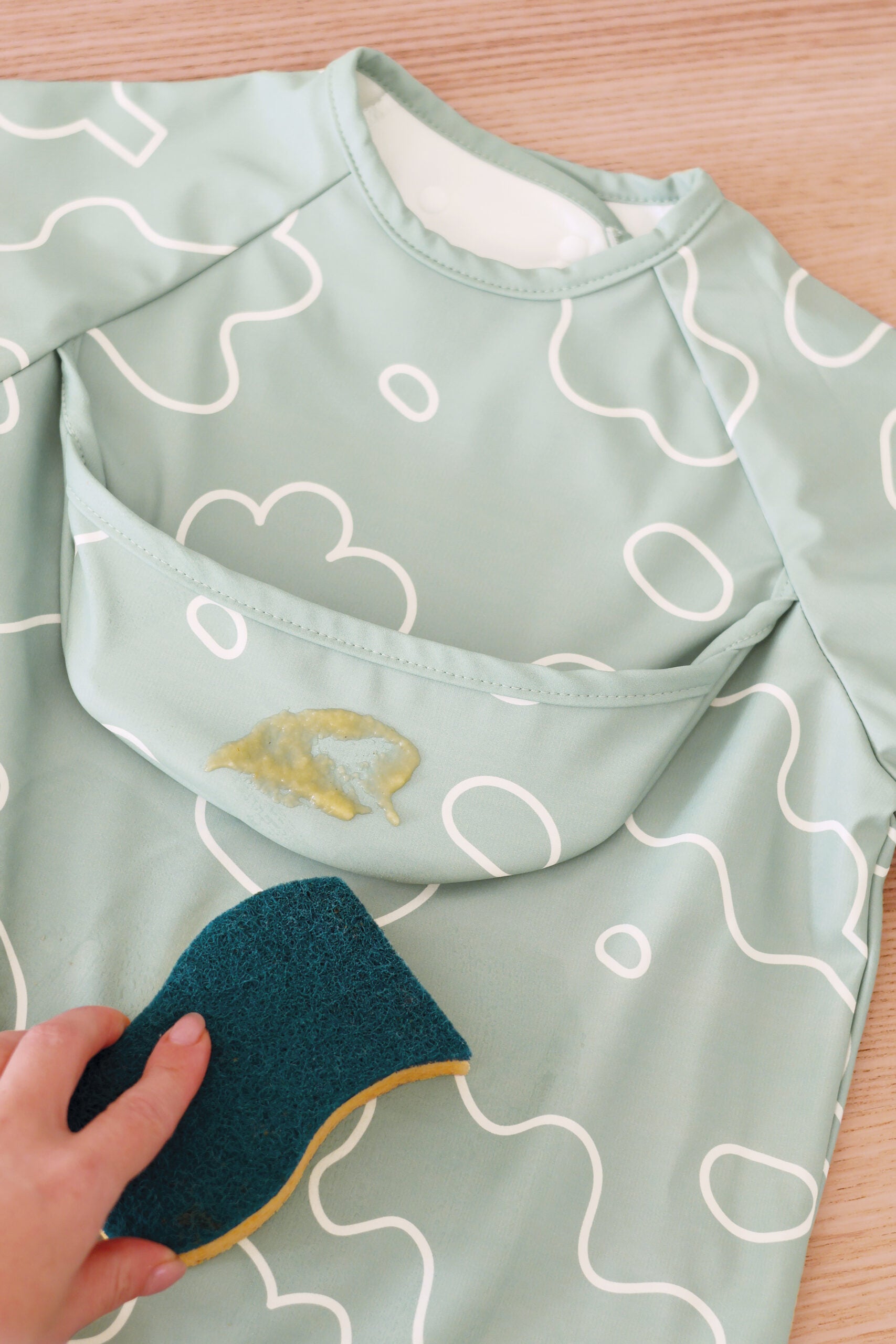 Beaba Bib with Removable Sleeves Sage Green