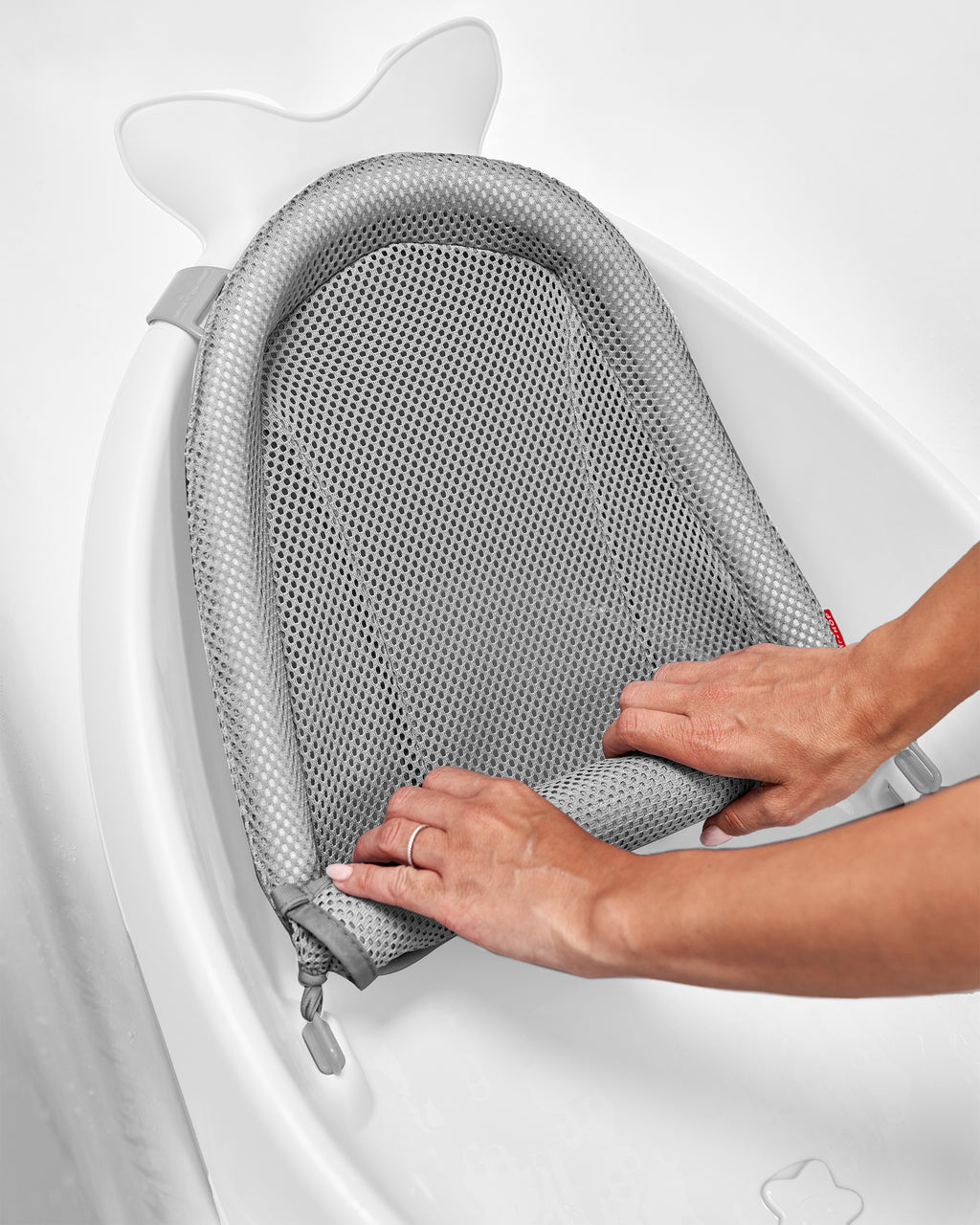 Skip Hop Moby Smart Sling 3-Stage Tub White