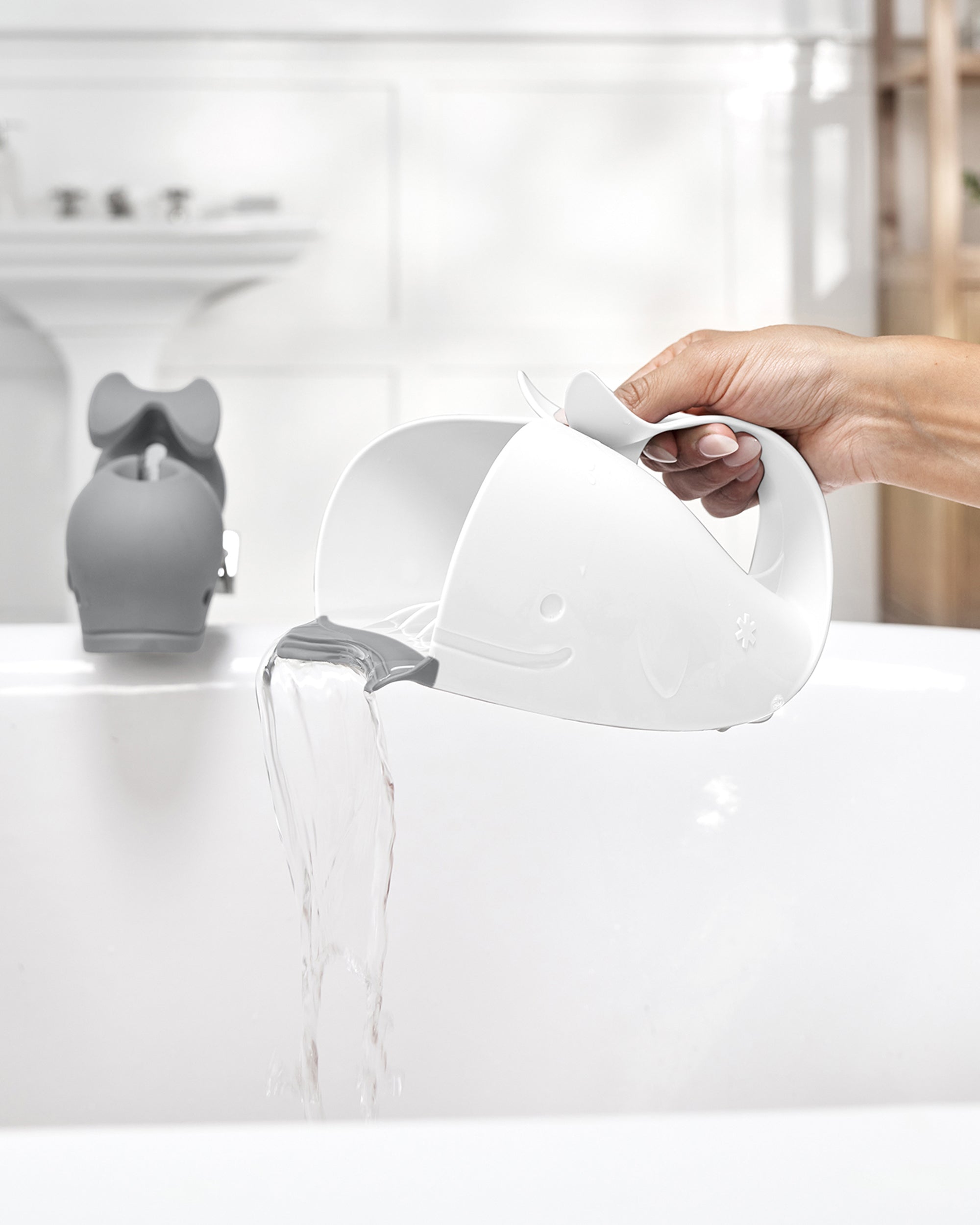 Skip Hop Moby Waterfall Rinser White