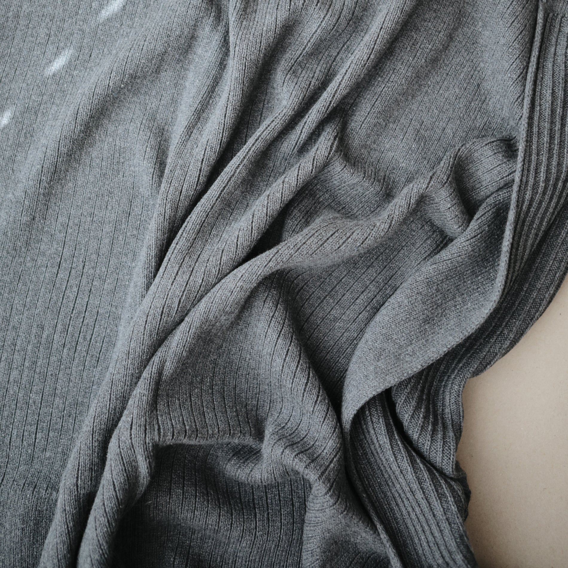 Mushie Knitted Ribbed Baby Blanket Dark Gray Melange