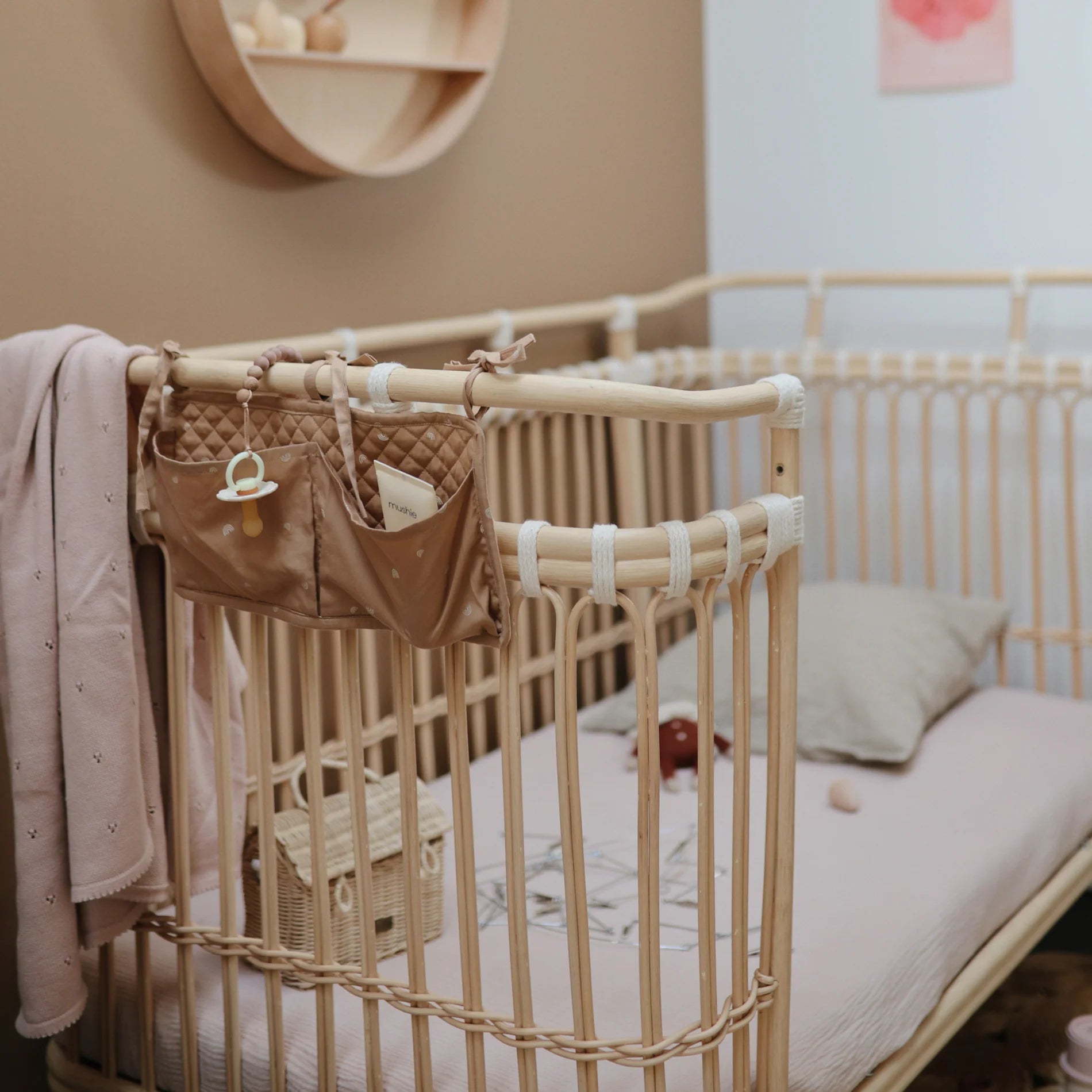 Mushie Cot Storage Pocket Tradewinds