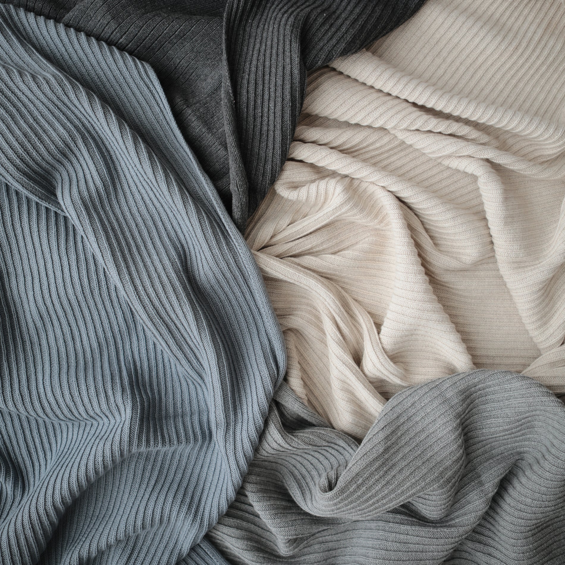 Mushie Knitted Ribbed Baby Blanket Dark Gray Melange